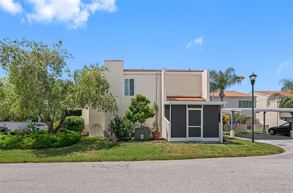 8702 COVE COURT UNIT 20 TAMPA, FL 33615