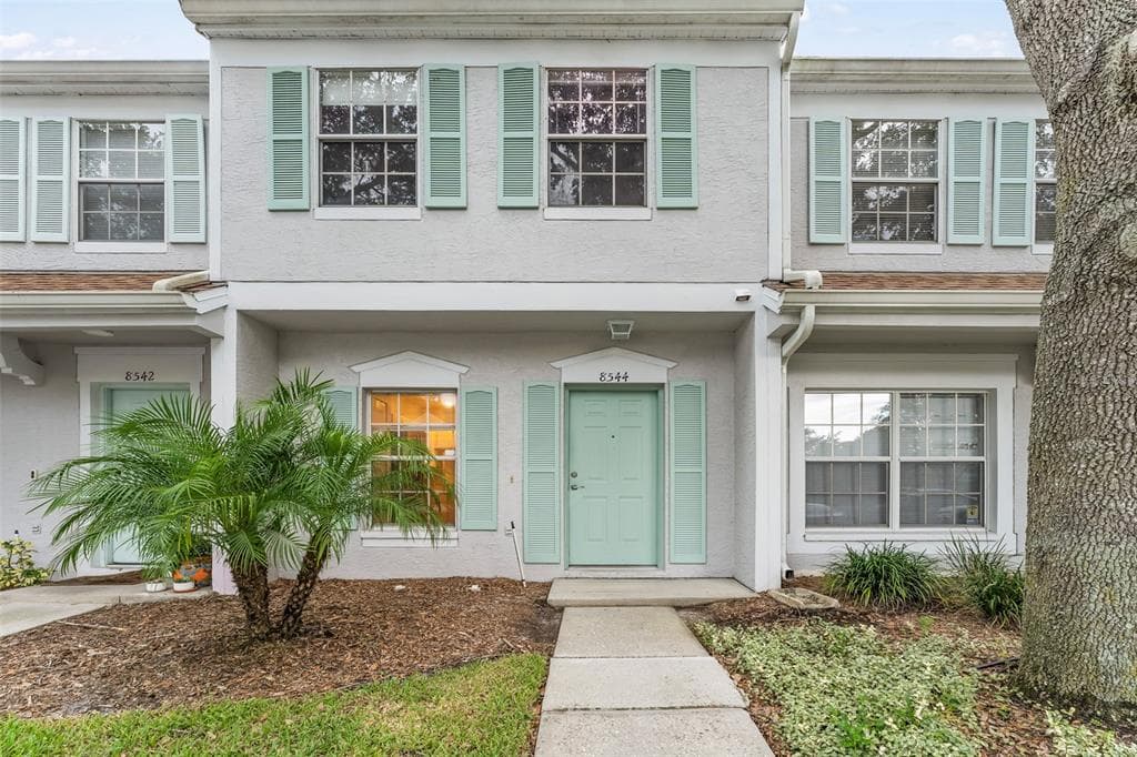 8544 HUNTERS KEY CIRCLE TAMPA, FL 33647