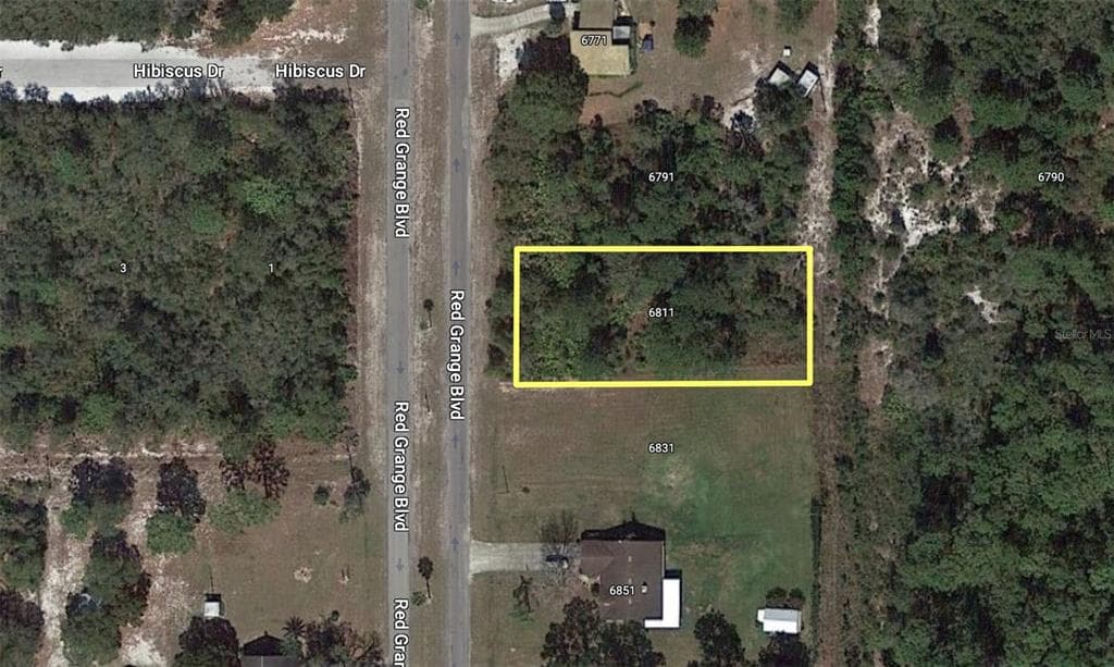 6811 RED GRANGE BOULEVARD INDIAN LAKE ESTATES, FL 33855