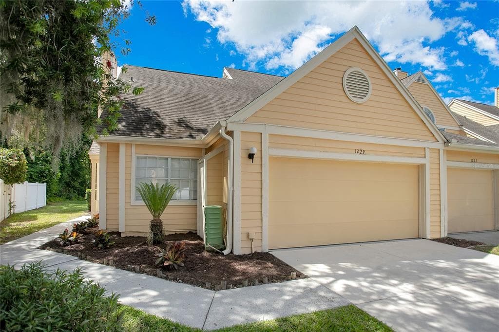 1229 BIG PINE DRIVE VALRICO, FL 33596