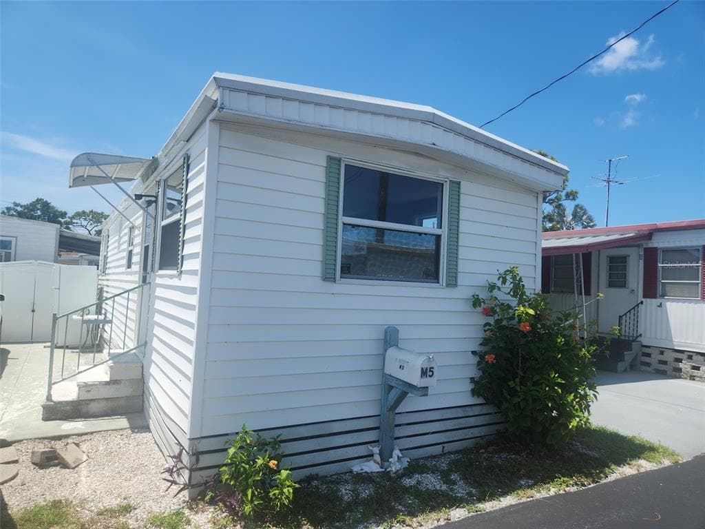 12674 SEMINOLE BOULEVARD UNIT M5 LARGO, FL 33778