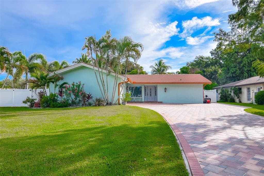 11598 GROVE STREET SEMINOLE, FL 33772
