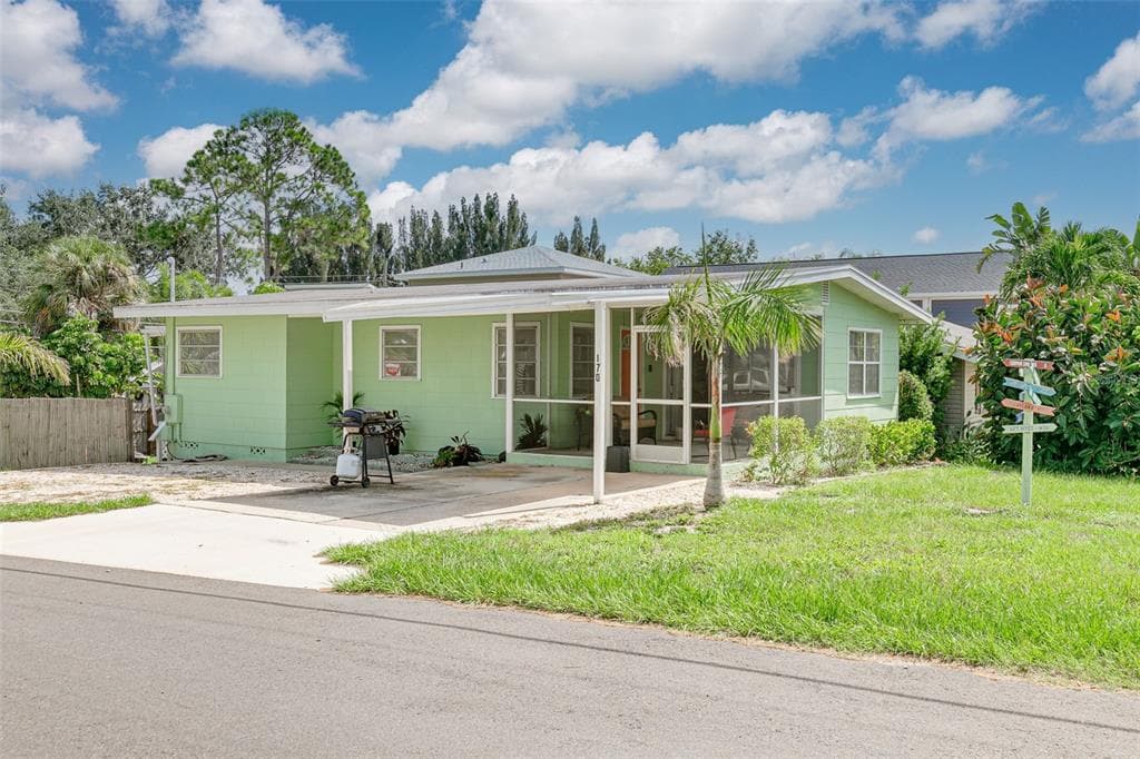 170 GEORGIA AVENUE CRYSTAL BEACH, FL 34681