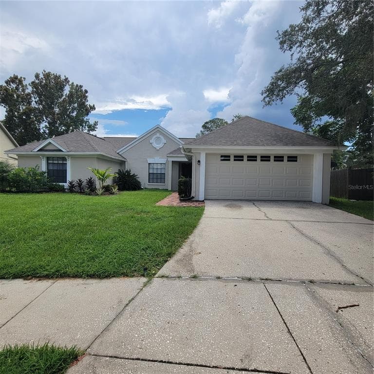 9546 PEBBLE GLEN AVENUE TAMPA, FL 33647