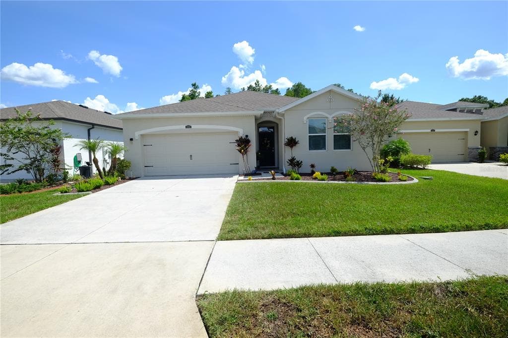 1060 MANZANAR PLACE WESLEY CHAPEL, FL 33543