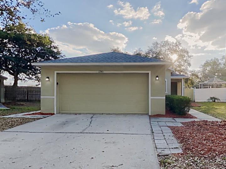 11745 MANGO CROSS COURT SEFFNER, FL 33584
