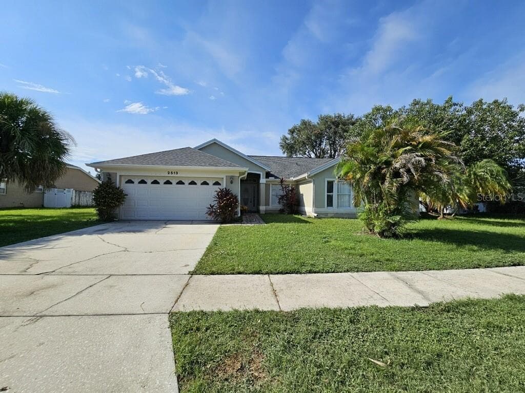 2513 SMITHFIELD DRIVE ORLANDO, FL 32837