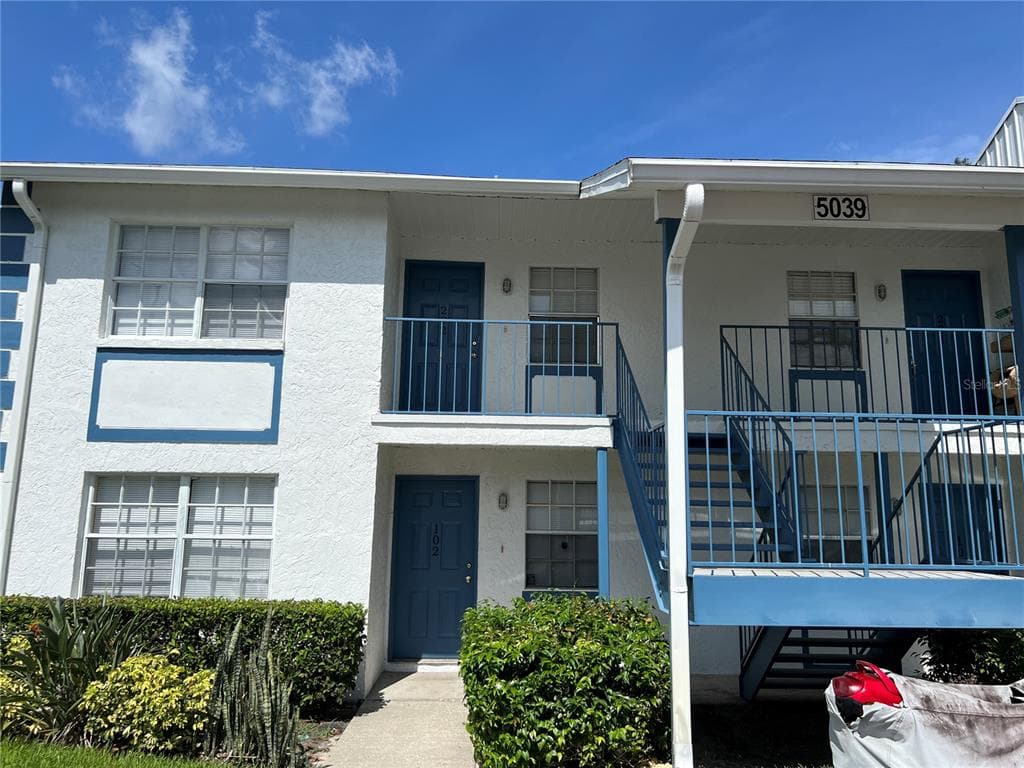 5039 BORDEAUX VILLAGE PLACE UNIT 102 TAMPA, FL 33617