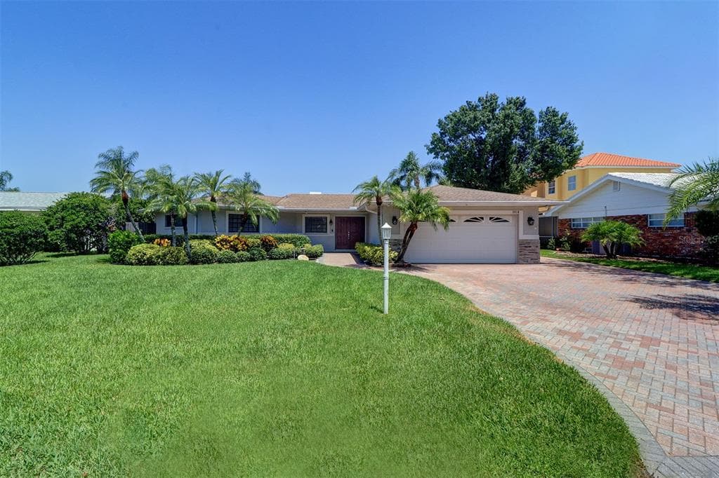 3910 VERSAILLES DRIVE TAMPA, FL 33634