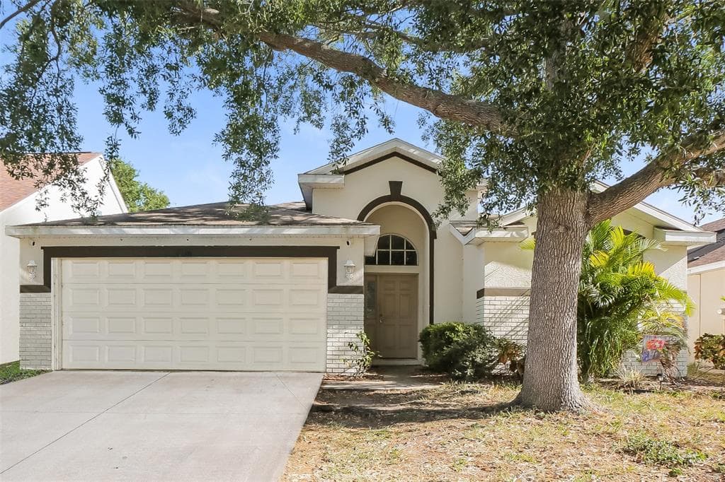 6613 CAMBRIDGE PARK DRIVE APOLLO BEACH, FL 33572