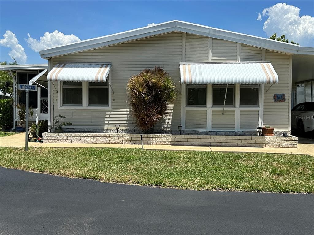 305 MOUNT SAXON AVENUE NE UNIT 329 ST PETERSBURG, FL 33702