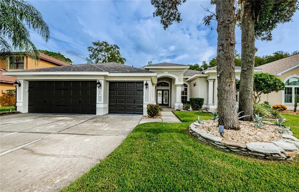 467 DENISE STREET TARPON SPRINGS, FL 34689
