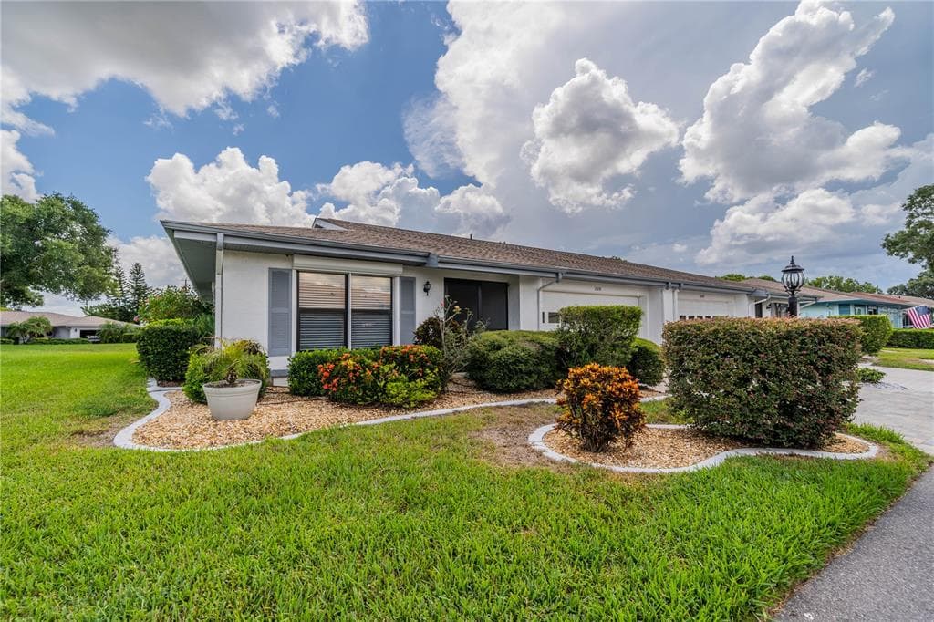 2510 LOCKSLEY STREET SUN CITY CENTER, FL 33573