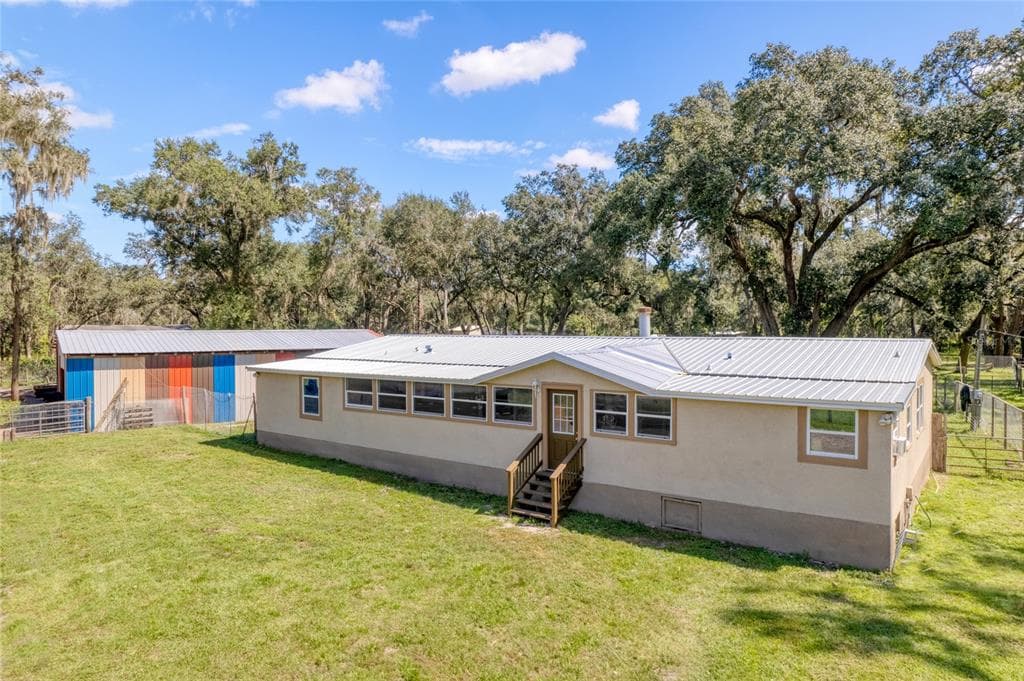 2643 N VALRICO ROAD