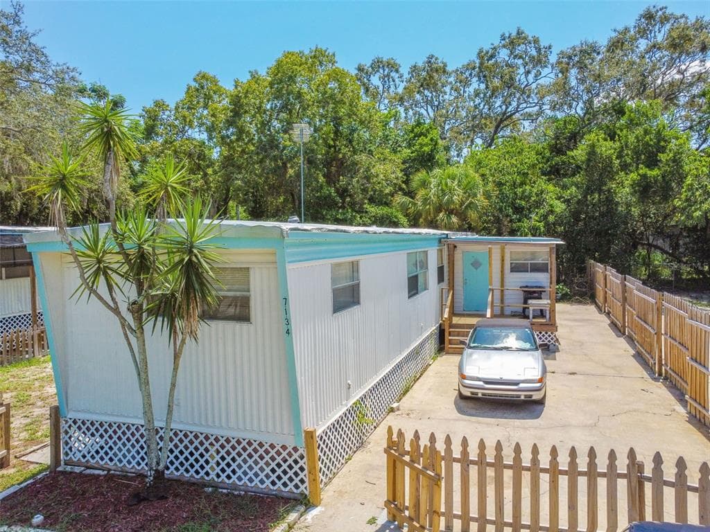 7134 EDNA AVENUE HUDSON, FL 34667