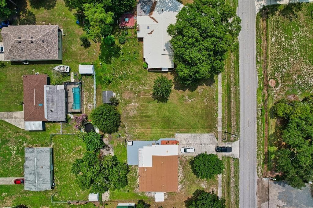 211 W COLLEGE AVENUE RUSKIN, FL 33570
