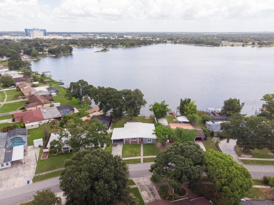 5113 VINSON DRIVE TAMPA, FL 33610