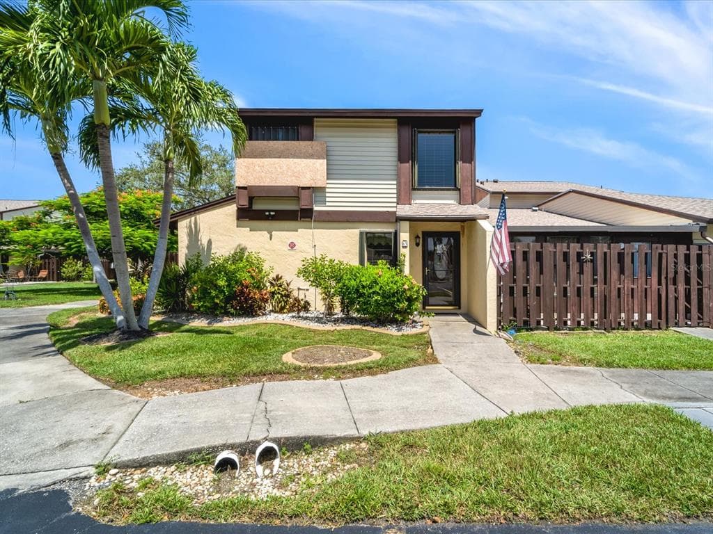 1206 SE 6TH TERRACE UNIT 63 CAPE CORAL, FL 33990