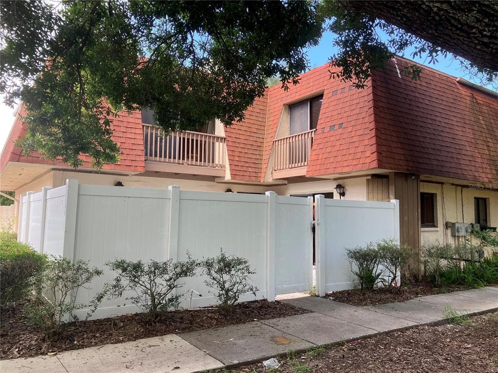 8116 OAK TRACE WAY UNIT A