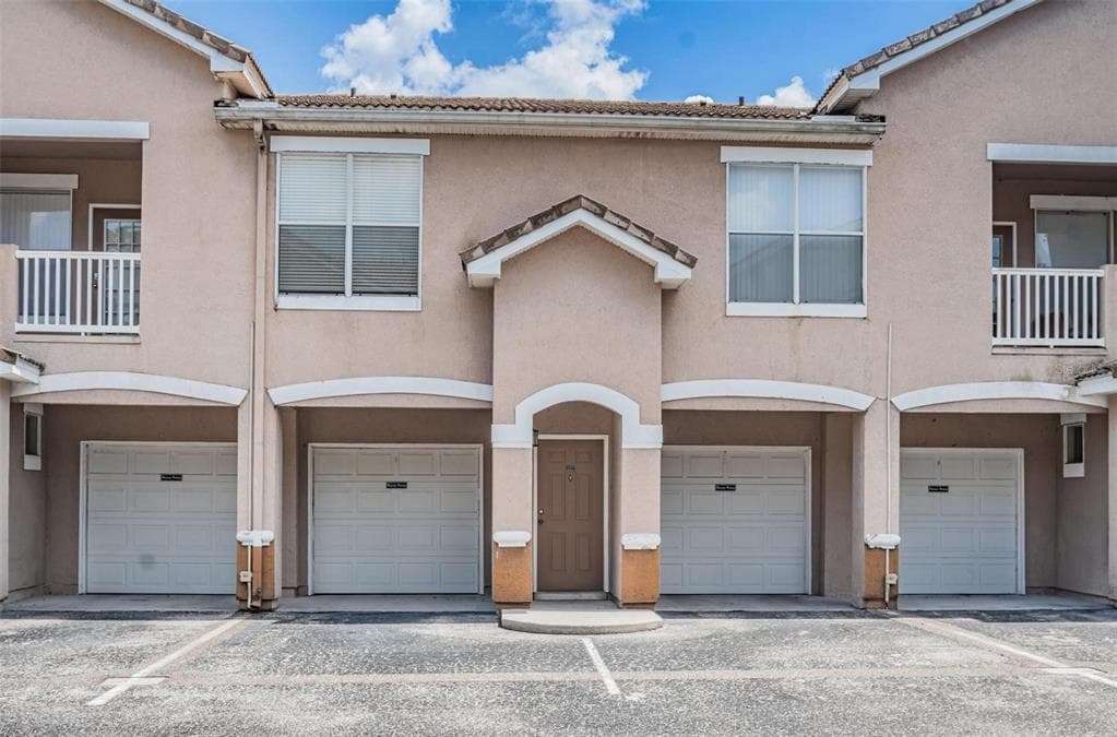 10537 VILLA VIEW CIRCLE TAMPA, FL 33647