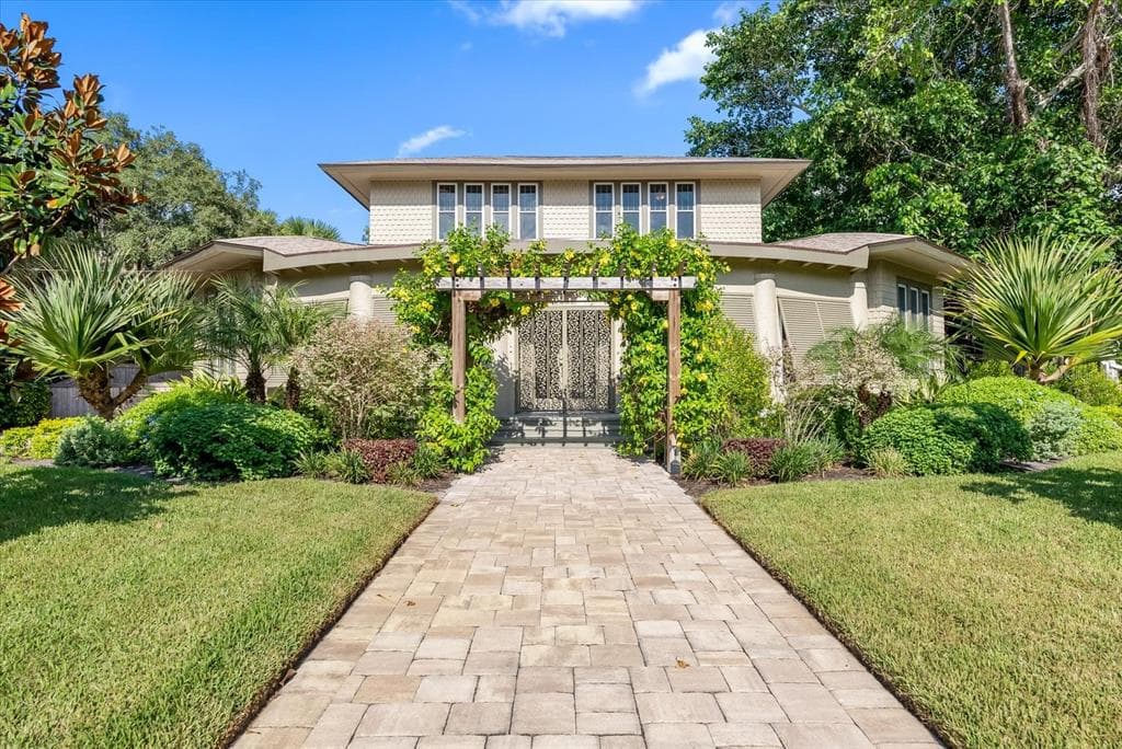 3830 4TH STREET S ST PETERSBURG, FL 33705