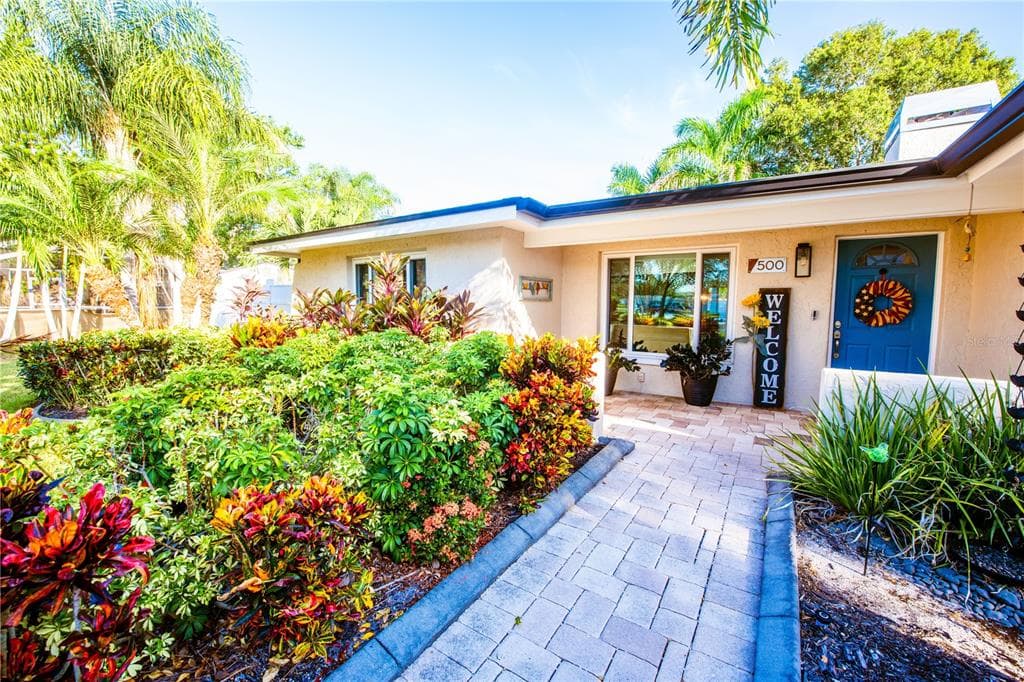500 DRIFTWOOD CIRCLE W OLDSMAR, FL 34677