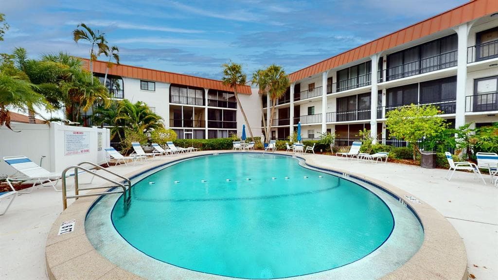 10530 77TH TERRACE UNIT 222 SEMINOLE, FL 33772