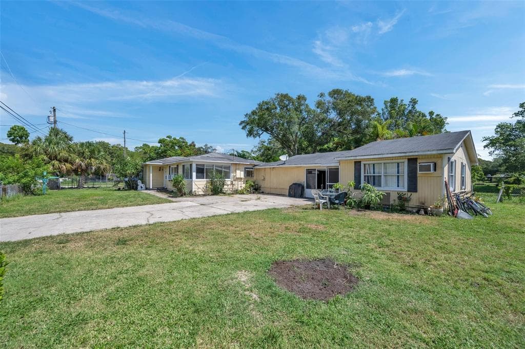 5831 64TH STREET N ST PETERSBURG, FL 33709