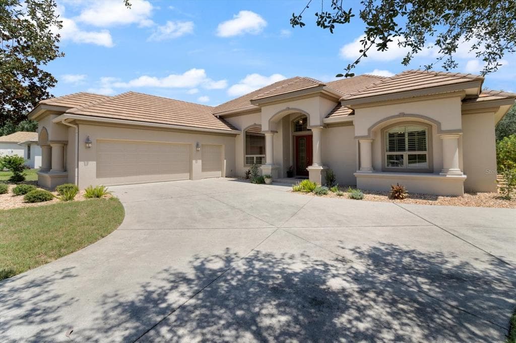 2731 N CARNOUSTIE LOOP LECANTO, FL 34461