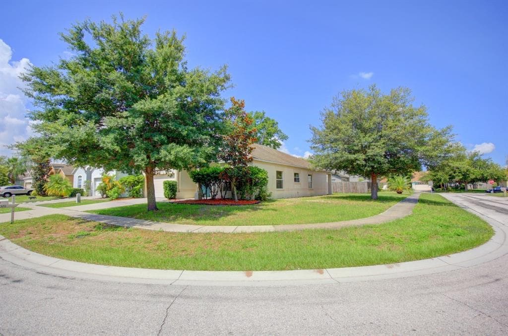 13211 BEECHBERRY DRIVE RIVERVIEW, FL 33579