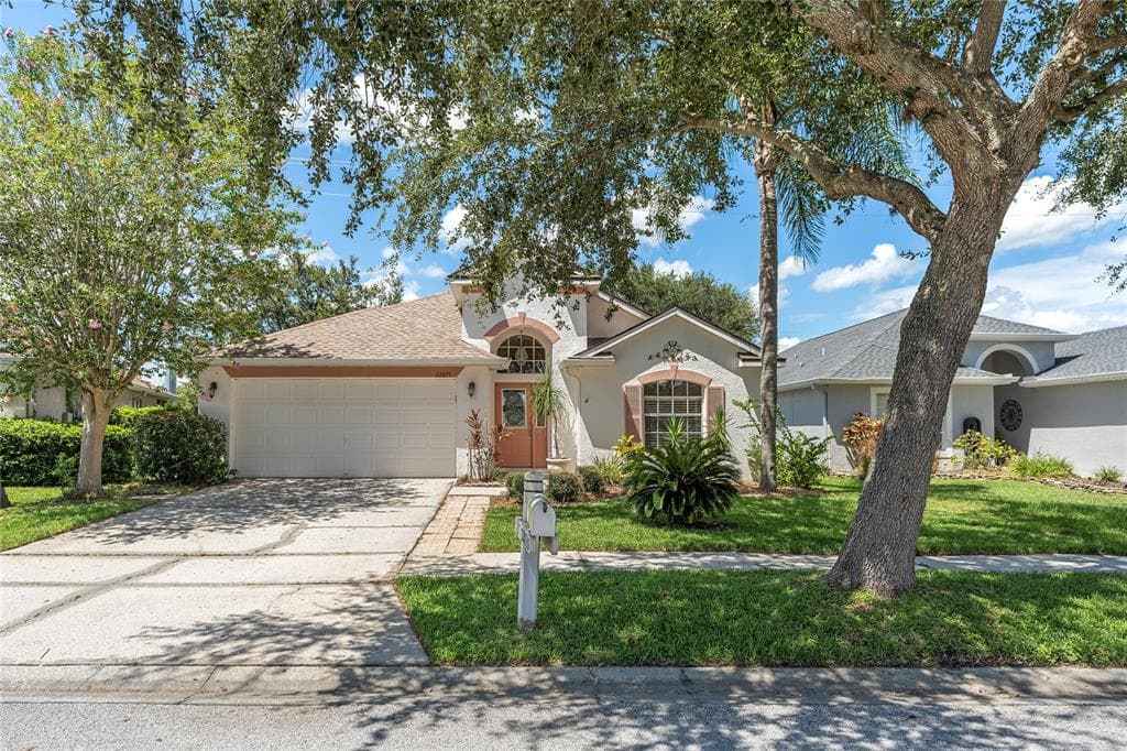 22835 HAWK HILL LOOP LAND O LAKES, FL 34639