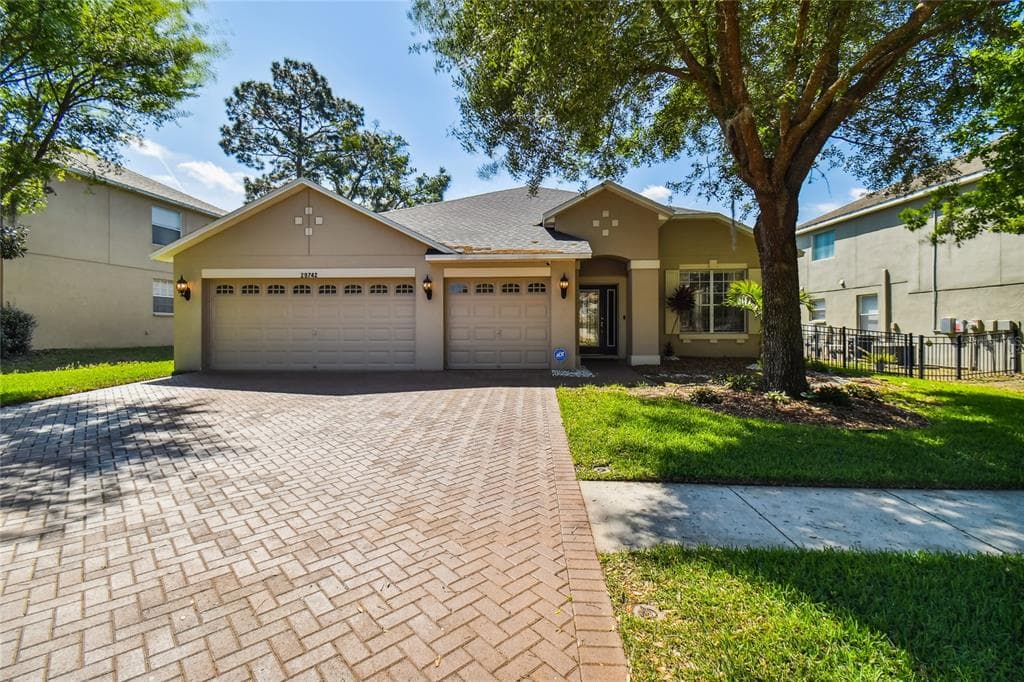 29742 CEDAR WAXWING DRIVE WESLEY CHAPEL, FL 33545