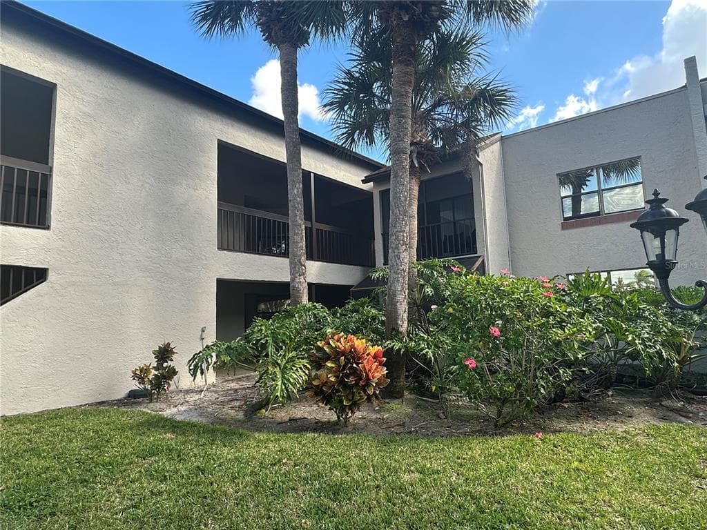 2971 ESTANCIA BOULEVARD UNIT 321 CLEARWATER, FL 33761