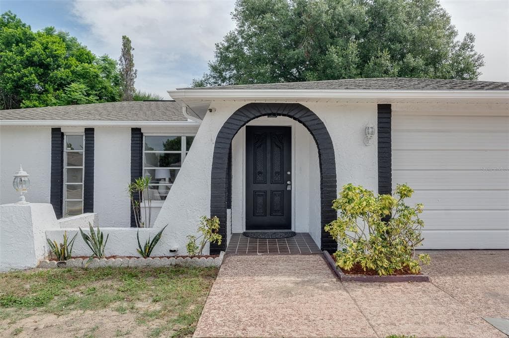 9020 LUNAR LANE PORT RICHEY, FL 34668