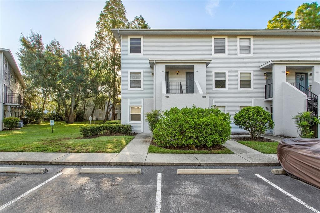 7169 E BANK DRIVE TAMPA, FL 33617