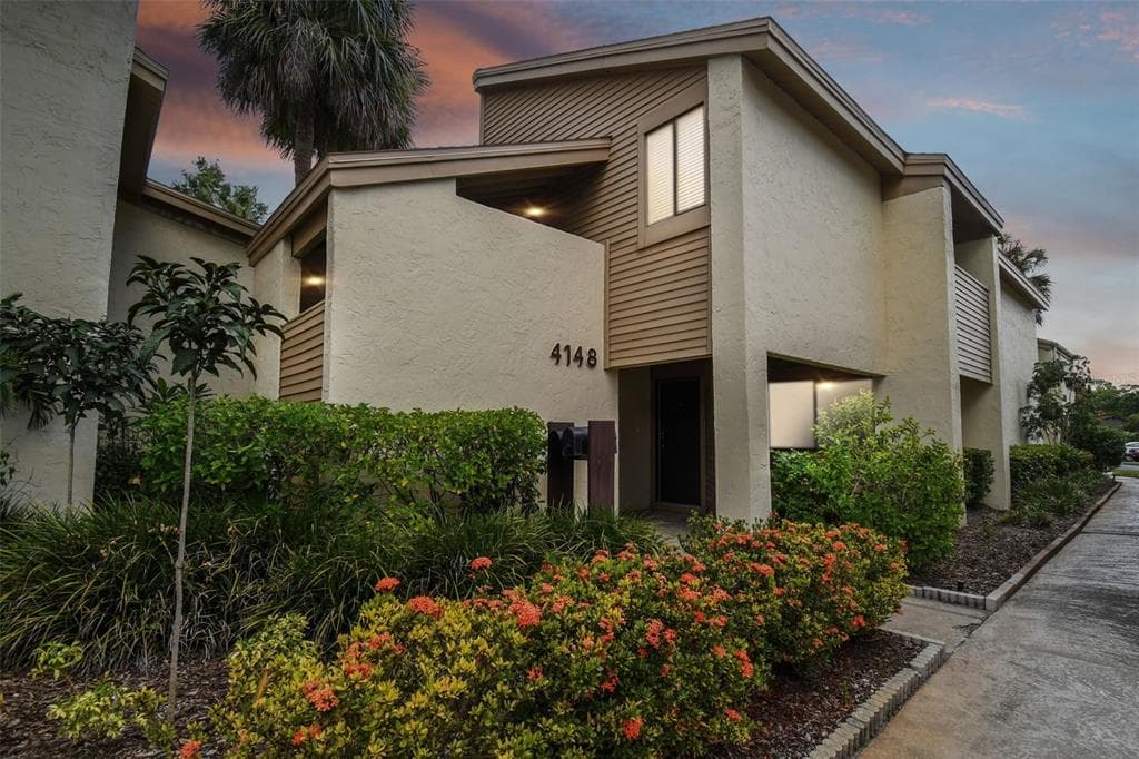 4148 PINELAKE LANE UNIT 102 TAMPA, FL 33618