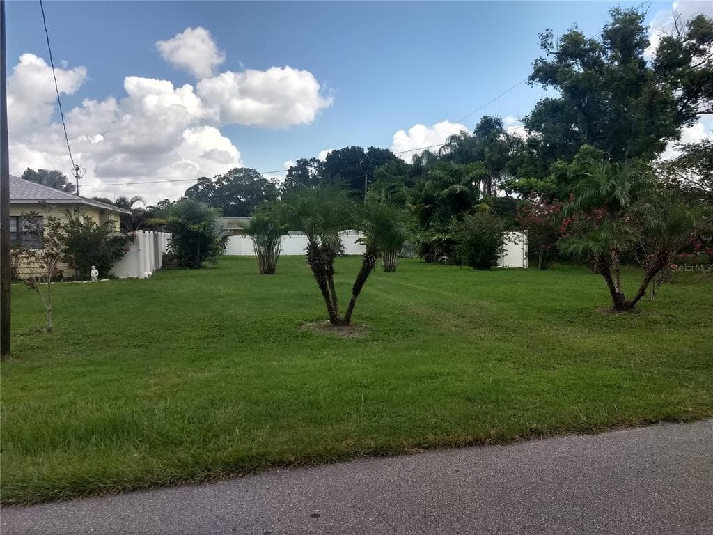 1905 ERNA TAMPA, FL 33603