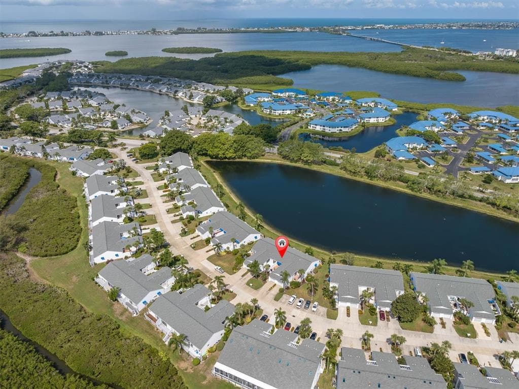 908 WATERSIDE LANE BRADENTON, FL 34209