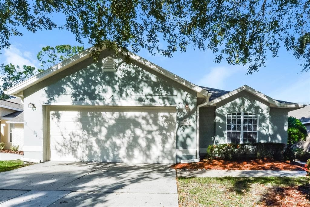 6031 SPRING CREEK COURT MOUNT DORA, FL 32757