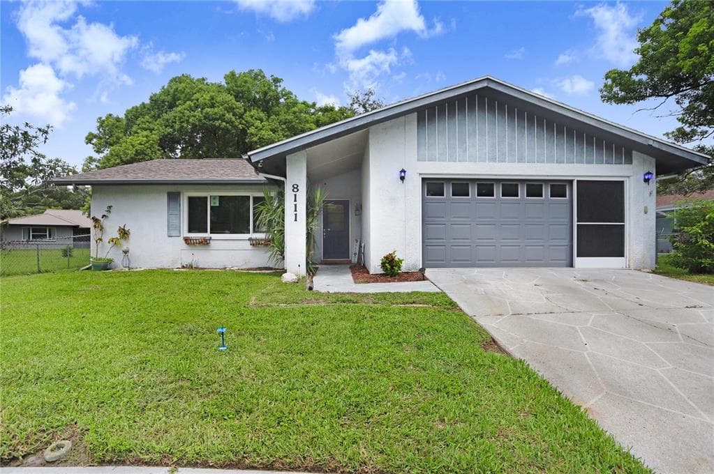 8111 RUMFORD COURT HUDSON, FL 34667