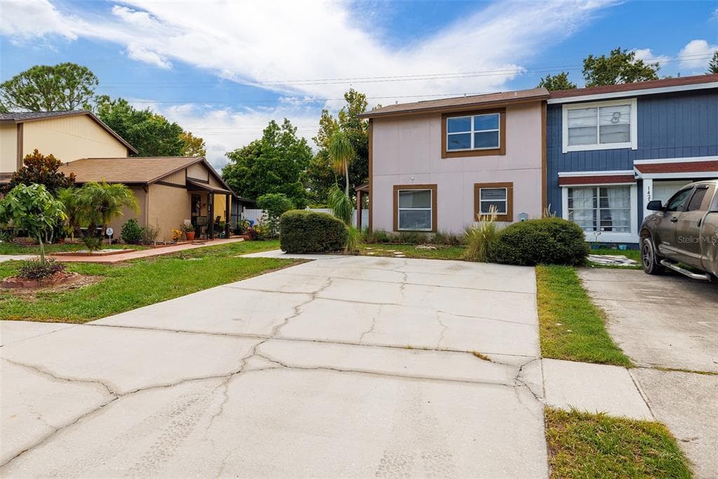 14214 VILLAGE TERRACE DRIVE TAMPA, FL 33624
