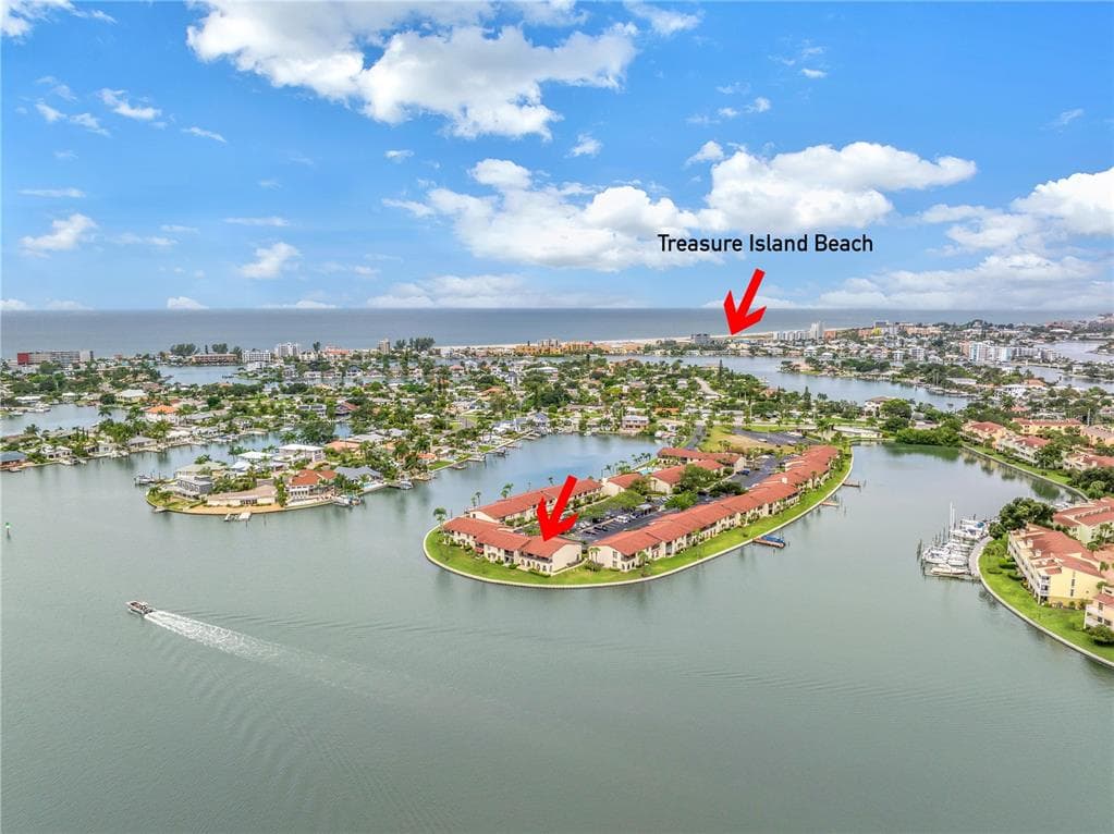 530 PLAZA SEVILLE COURT UNIT 53 TREASURE ISLAND, FL 33706