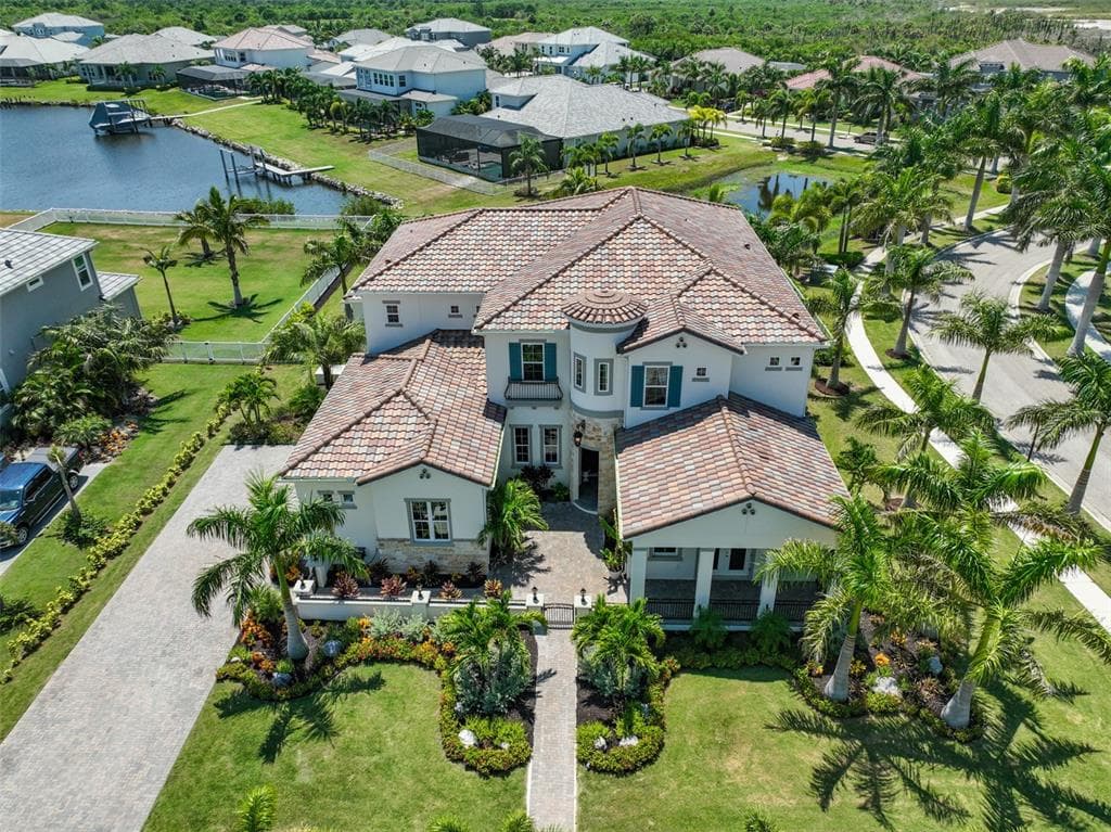 847 MANNS HARBOR DRIVE APOLLO BEACH, FL 33572