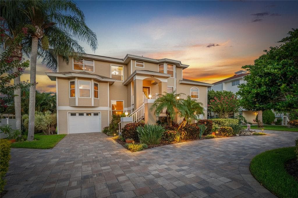 208 SHORE DRIVE PALM HARBOR, FL 34683