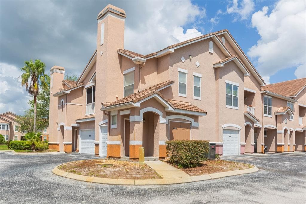 10514 VILLA VIEW CIRCLE UNIT 10514 TAMPA, FL 33647