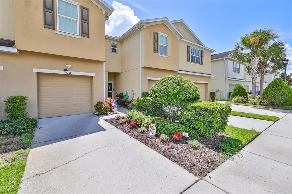 4934 WHITE SANDERLING COURT TAMPA, FL 33619