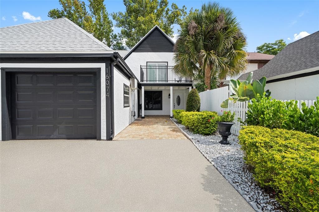 16074 DAWNVIEW DRIVE TAMPA, FL 33624