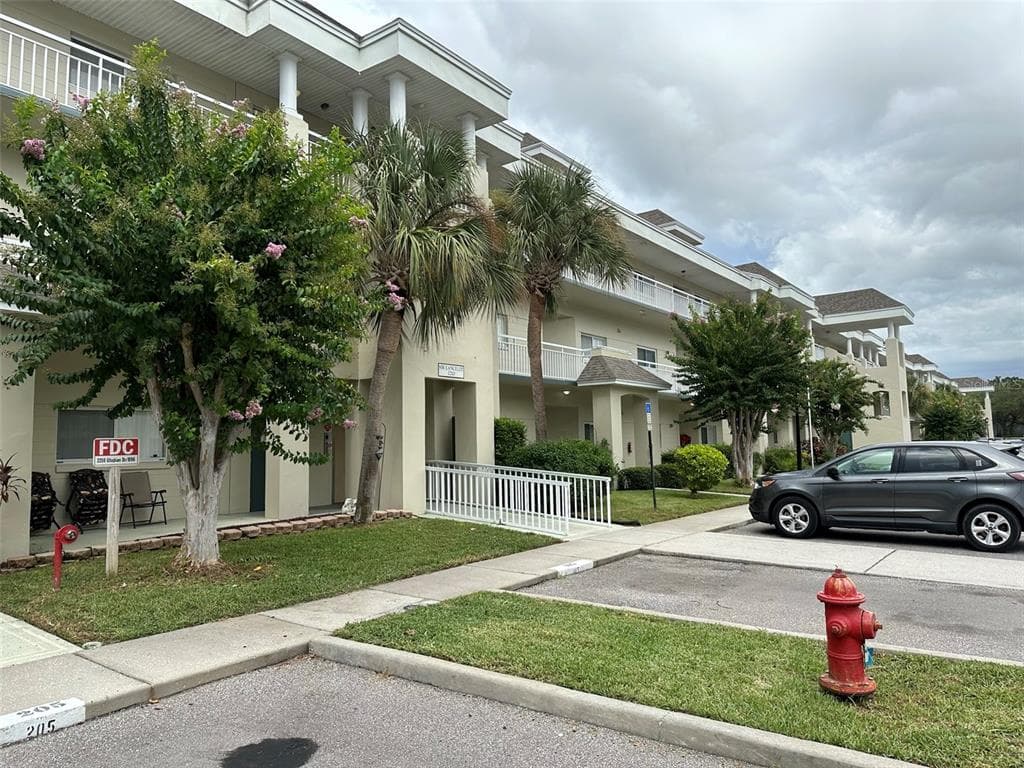 2210 UTOPIAN DRIVE E UNIT 207 CLEARWATER, FL 33763