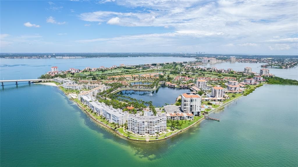 5901 BAHIA DEL MAR CIRCLE UNIT 223 ST PETERSBURG, FL 33715