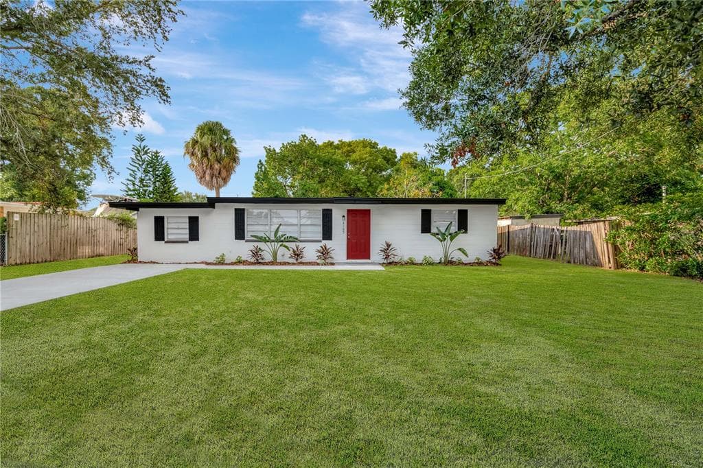 4105 W MANGO AVENUE TAMPA, FL 33616
